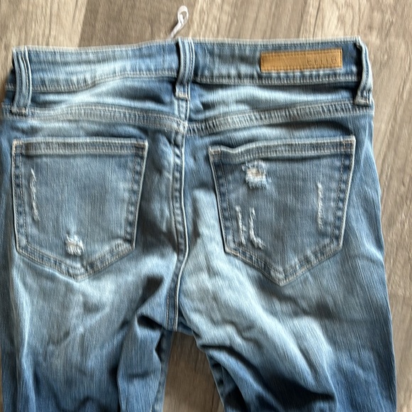 💕10/$10💕Cello Distressed Jeans💕 - Picture 11 of 11